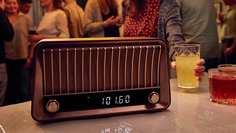 Philips retro Bluetooth zvučnik sa radiom – TAVS700