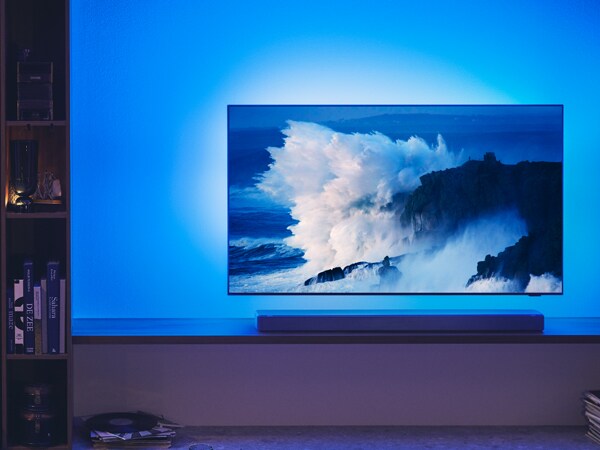 Sinhronizovani Philips Ambilight TV i soundbar